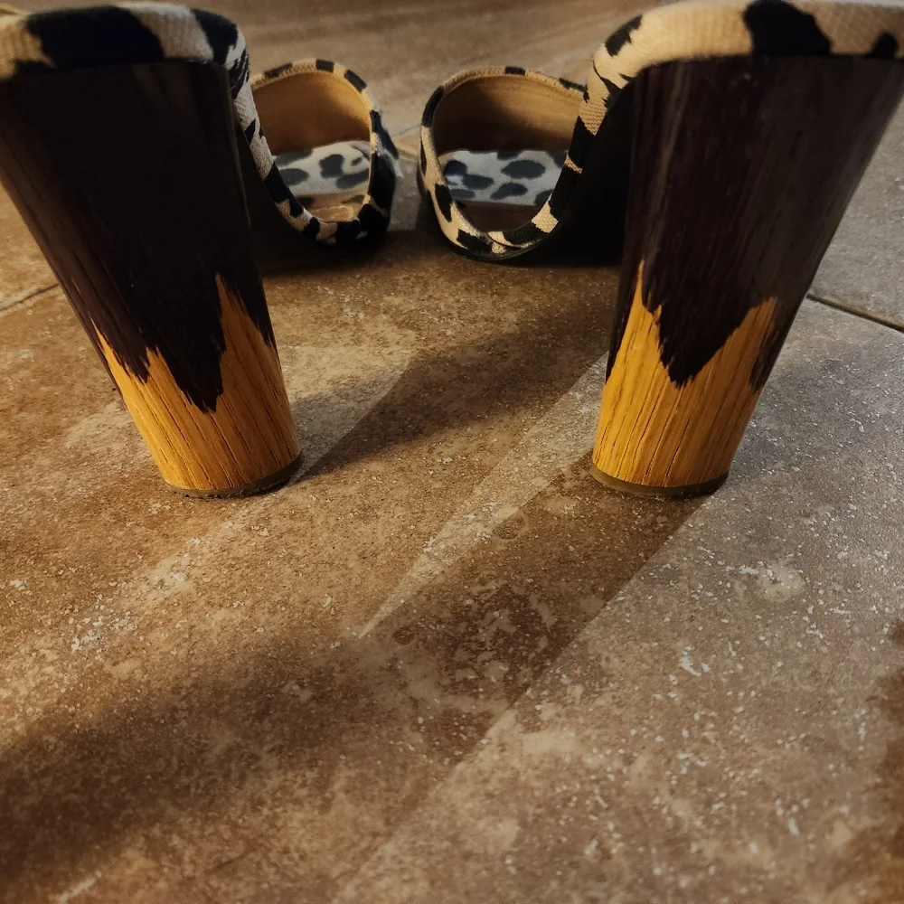 YSL leopard print heels - Picture 3 of 3